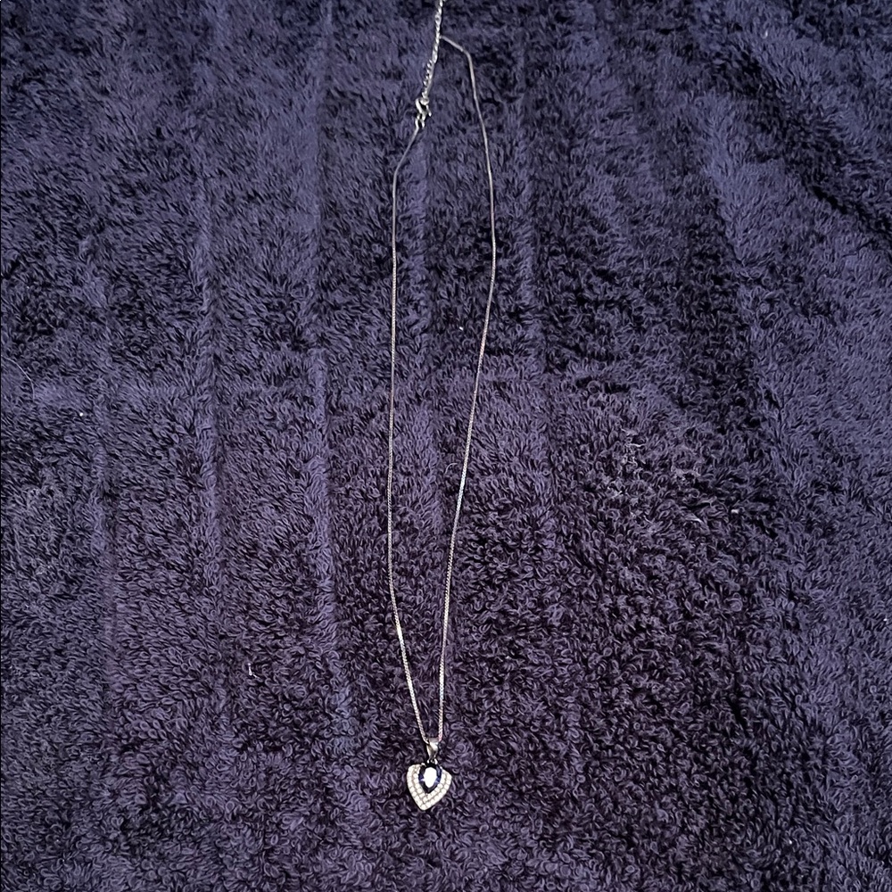 Chic Silver Heart Pendant Necklace